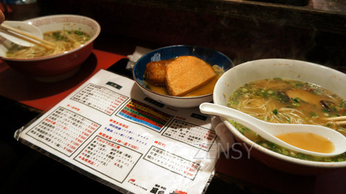 在屋台品味博多拉面.jpg