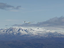 大雪山連峰とグライダー（当麻）