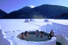 然別湖コタンの氷上露天風呂