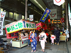 さが銀天夜市（土曜）