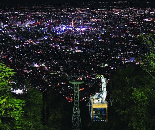 20111101－登藻岩山观札幌全景.jpg