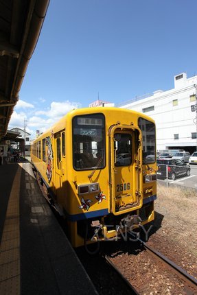 IMG_9247－岛铁（黄色火车）.jpg