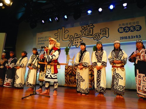 舞台アイヌ舞踊.jpg