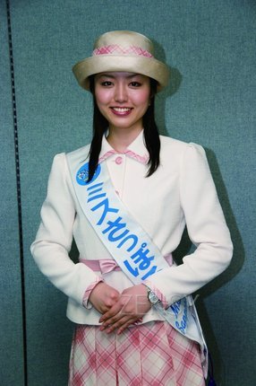 赤坂知恵[1].jpg