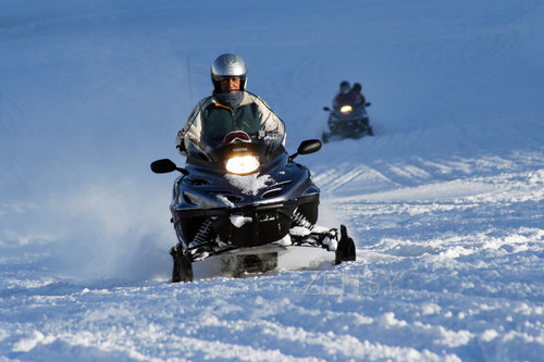 snow mobil4_b.jpg