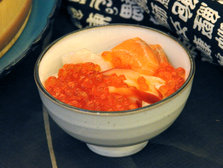 自分で作る海鮮丼2.JPG
