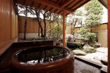 山茶亭　桜の間　露天風呂.JPG