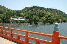 Uji_river_and_Asahiyaki.JPG