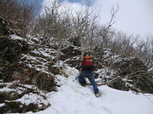 13猫山山頂付近をアイゼンで登るCIMG2649.JPG