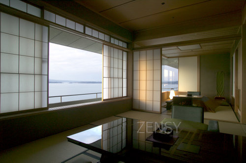 加賀屋浜離宮客室04.jpg