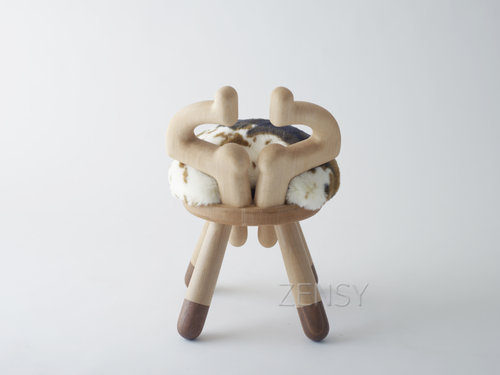 cow_chair_4_kamina&c.jpg