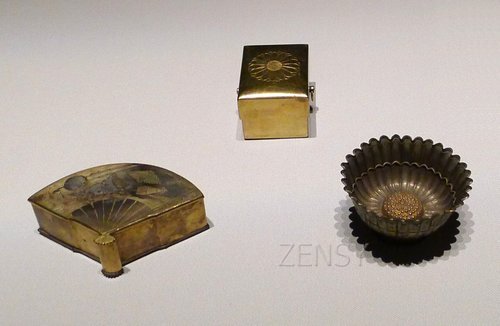 日本东京国立博物馆展-镰仓时代梅莳绘手箱及内容品c.JPG