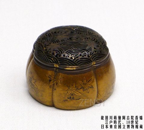 日本东京国立博物馆藏-江户时代龙田川莳绘阿古陀香炉.JPG