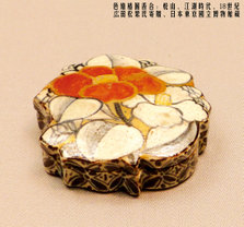 1-日本东京国立博物馆藏-江户时代乾山色绘椿图香合a.jpg