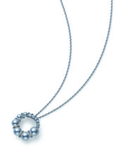 MIKIMOTO 2013 X'mas Wonderland Collection 18K白金日本Akoya珍珠耳环配钻石 .tif