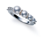 MIKIMOTO 2013 X_mas Wonderland Collection 18K____Akoya____~1.jpg