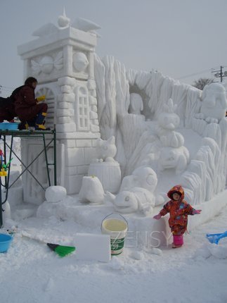 snow sculpture making 034.jpg