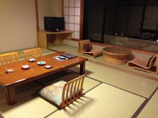 瀹ゅ