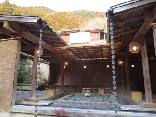 瓒虫堡
