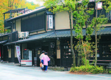 熊＿黒川温泉街Z